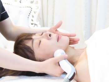 サイセイ(SAISEI)の写真/≪シミケア大革命≫最新技術”ホワイトラボ”導入！植物由来セラムでシミケア体験☆1か所11,000円