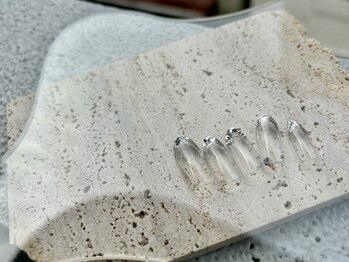 テテネイル(tete.nail)/ガラスフレンチ×ストーン