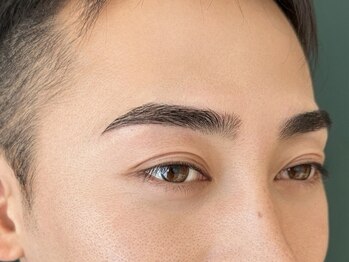 ラティーク 諫早西口店の写真/【男女問わず予約殺到★】落ち着いたプライベート空間！熟練スタッフが叶える、貴方だけの「似合わせ眉」