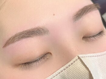 癒 and 美 悠希 ゆうきの写真/【講師在籍の美眉専門】骨格分析で似合わせ美眉スタイリング♪まつげパーマとのSETも人気！男性も歓迎★
