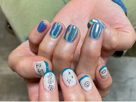 落書きネイルとユニコーンミラー