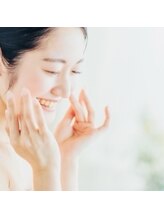 ハリキュア(H.a.r.i C.u.r.e.)/大人女性の顔と体を同時に整える