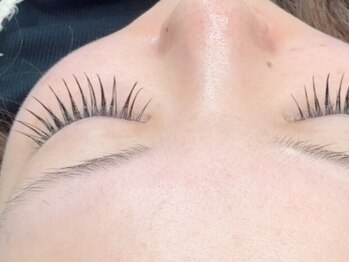 エコール(EcorE)の写真/エクステはバサバサだけではありません！上品ナチュラルな仕上がりはもちろん、どんなデザインも自由自在★