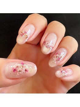 ヘアー ユニバース(HAIR UИIVERS)/ベージュマググラデ+押花ネイル