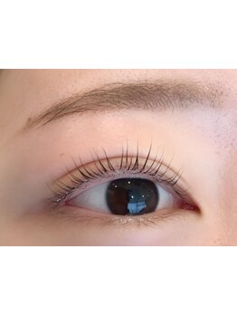 ナチュラル上品な目元にしたい