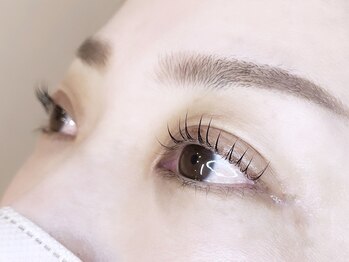 アムロード アイラッシュ(Amouroad eyelash)の写真/《口コミ割》まつげパーマ5300円→4300円!!自まつ毛を最大限に美しく引き出してナチュラル上品な目元に♪