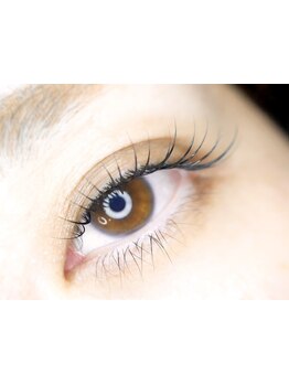 ナチュラル上品な目元にしたい