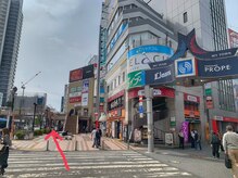 プロペ商店街には入らず、左の通りを直進します♪