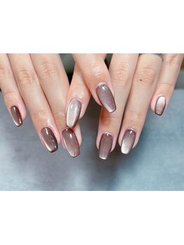 ネイル・アイメニューの同時施術が可能