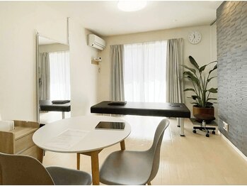 まるごとカラダ整体【肩こり/マッサージ/小顔矯正/もみほぐし/肩甲骨/骨盤矯正】/~サロン雰囲気~