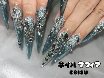 ネイルマフィア 恵比寿(NAIL MAFIA)の写真/「整った綺麗なスカルプの形」×「均等の厚み」で最強卍''盛り盛りにパーツやアートをオーダーしちゃって★