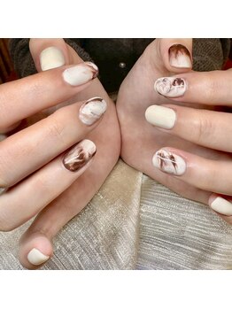 シトロン(CITRON)/brown × white ニュアンス