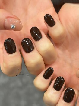 シー(SHE)/一癖ネイル