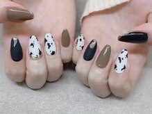 プライズアイリス アイラッシュ 池袋東口店(prize Iris eyelash)/牛柄アシメネイル【池袋】