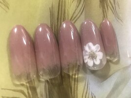 シンプルワンポイントのお花