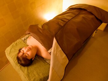 縁(Zen enishi)/遠赤外線ヒートマットで発汗!!