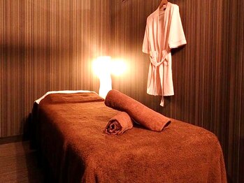 リフレッシュ アンド ボヌール 上野広小路店の写真/アロマの香りと共に心まで深く癒される至福の時間をあなたに!【アロマ100分 全身+男女別部位+手腕/ヘッド】