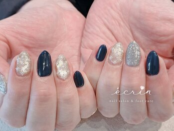 シンプルビジューネイル