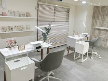 リリ 博多店(Lily)/落ち着いた雰囲気の店内