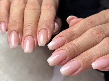 ネイルサロン ディーバ 梅田エナ店(Diva)の写真/爪を傷めない次世代ジェル使用◎ 保ちツヤうるうるNAILで1ヵ月続くツヤと圧倒的フォルム美！