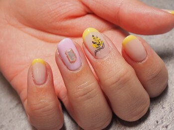 ビューティトリップ(Beauty TRIP)/春のイエローとフラワーネイル