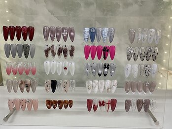 マルディ つくば店(Mardi)の写真/【つくば春風台駅徒歩すぐ★】ちゅるんと可愛く、大人っぽく上品に☆ワンホンネイルで叶える旬な指先♪