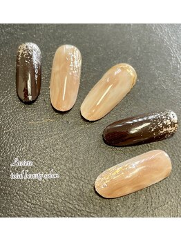 ラヴィエール(Laviere)/秋冬ネイル