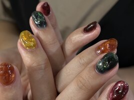 くすみカラフルぷっくりネイル