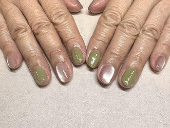 パープルの爪屋/大人のカーキネイル♪