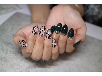 ネイルサロン R/スタイリングコース　8030円