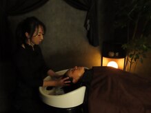 プレシャス(Precious)の雰囲気（半個室のシャンプーブースでヘッドスパをご堪能いただけます。）