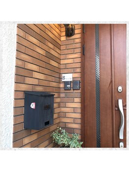 ビースタイル(B-style)/ご案内　≪サロン玄関≫