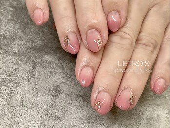 ルトロワ(LETROIS)/