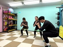 body glow/バンドスクワット