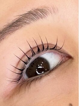 ナチュラル上品な目元にしたい