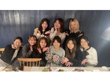 仲の良さ＝施術のチーム力につながる/ハーブピーリング