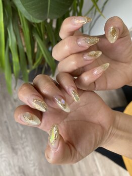 ルプリュシュ ルフレ(Le plus reflet)/夏ゴールドニュアンスネイル♪