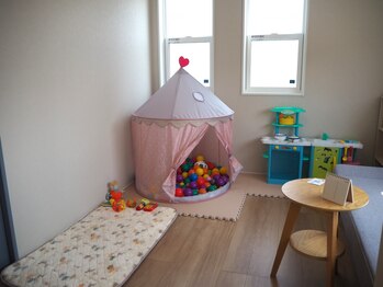 ハル 香芝院(haru)の写真/【産後の骨盤矯正】二種類のキッズスペース有◎待ち時間も楽しんで時間を過ごせ,ママも身体のケアが出来る!