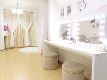 マイリズ 十条店(Myrizz)の雰囲気（施術後は女優ミラーでお直し可。ドライヤー/アイロン/コテ貸出◎）