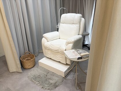 UNE eyesalon Noir【アン アイサロン ノワール】まつげパーマ・眉毛・LEDマツエクの写真
