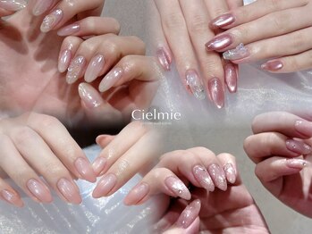 シェルミー(Cielmie)の写真/【ちゅるん×キラキラ×肌馴染みカラー】女性らしいモテ可愛系ネイルで指先も気分も華やかに＊°