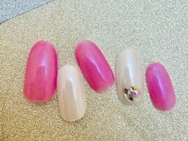 偏光ピンクうるうるネイル