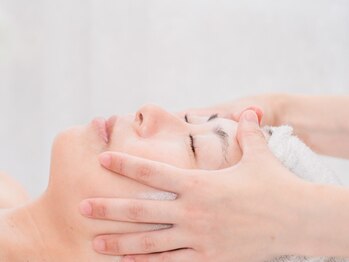 サロン アンド ヨガ マリカ(mallika)の写真/★徹底小顔☆高純度エラスチンが肌深部に働きかけ潤いと弾力のあるお肌へ◎ハリツヤUPにオススメです♪