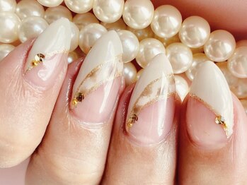 ネイルサロンティーモ(Nail Salon Tmo)の写真/付替ジェルオフ無料★雑誌に掲載されました!JNA1級の高技術[写真:ニュアンスアニマル×斜めフレンチ¥7980]