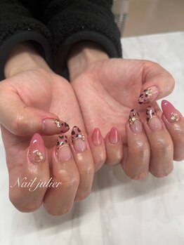 ネイルジュリエ(Nail julier)/大人の可愛げレオパード