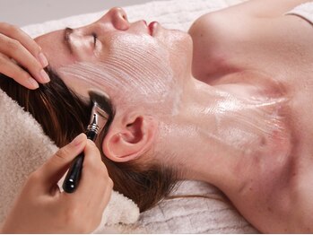 サロン ド ココ(salon de COCO)の写真/頑張る自分へ贅沢な時間を。周りを気にせず過ごせる完全個室で、心ゆくまでリラックスいただけます。