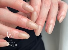 ベールでフォルムを整えるので、他とは一味違ネイルに☆