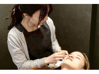 コウ 博多(KOU.)/男女で人気な眉スタイリング