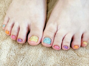 エムデコビューティ(M-DecoBeauty)の写真/≪定額コースあり≫トレンドの人気デザインや季節を感じられるデザインでフットネイルをお楽しみください♪
