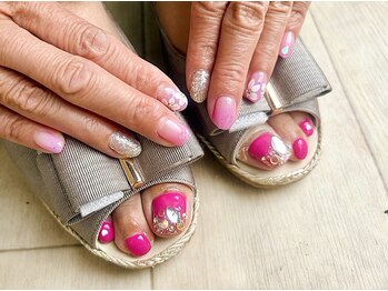 ティーエヌ 大船店の写真/大船★なかなかネイルに行けない・忙しい方必見！定額デザイン随時更新♪アシンメトリーの定額デザインも◎